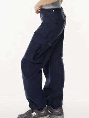Aritzia TNA Cargo Pants Navy Blue